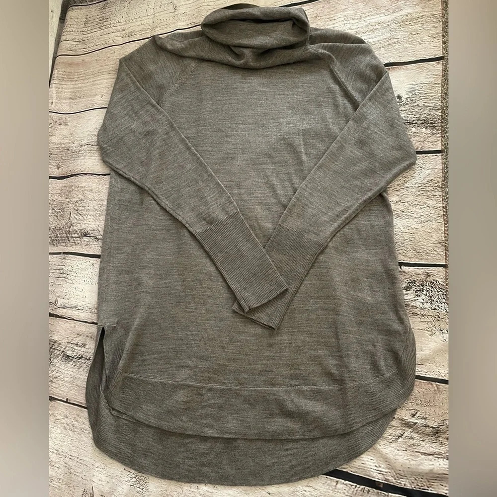 Women’s Part Two Copenhagen gray turtleneck sweater Large